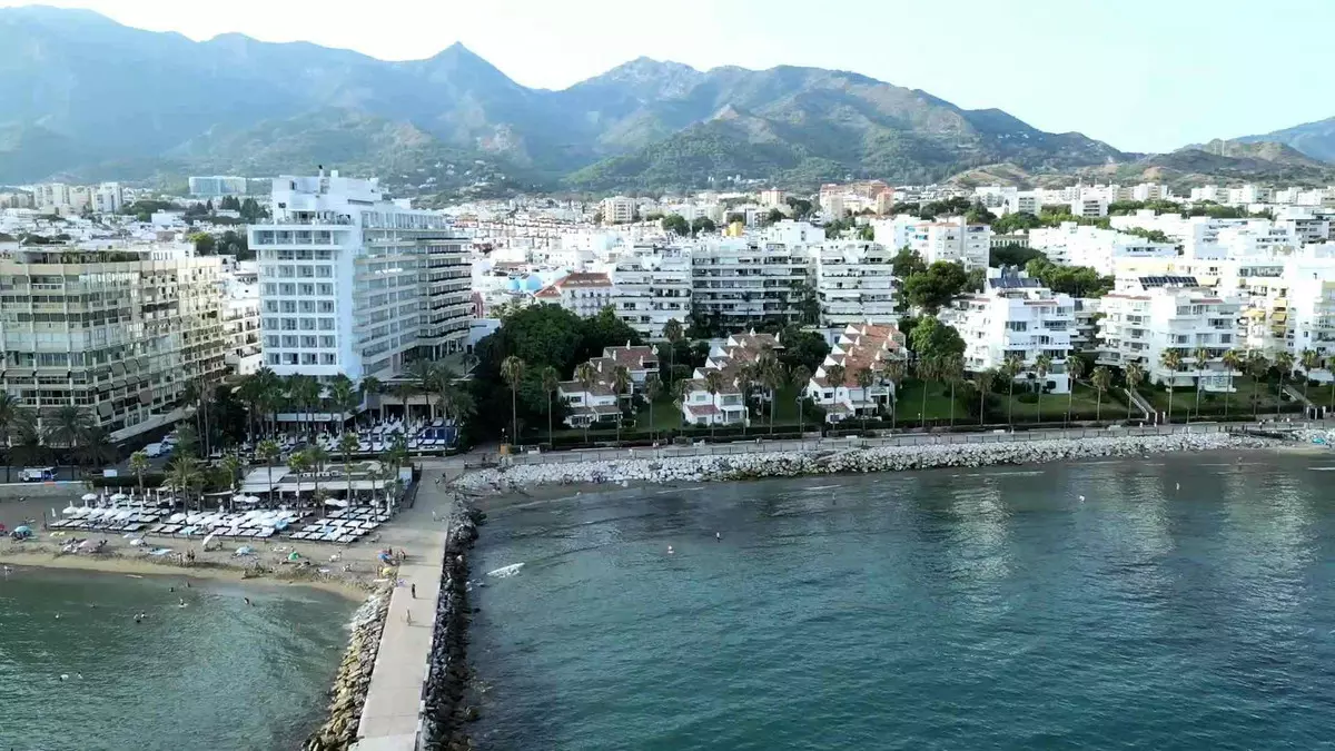 2-bedroom Apartment In Marbella, Spain (203 M²)
