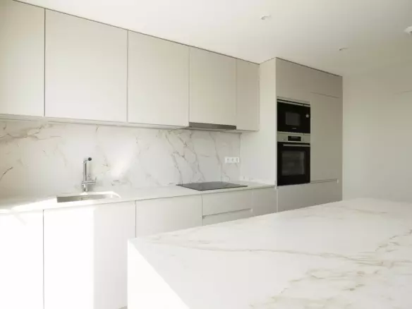 4-bedroom Apartment In Marbella, Spain (129 M²)