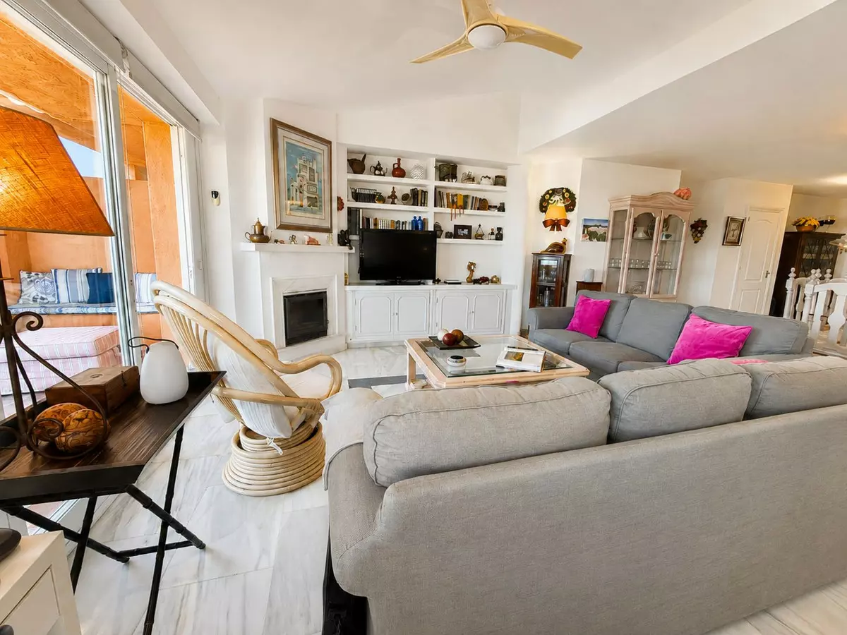 3-bedroom Apartment In Mijas, Spain (132 M²)