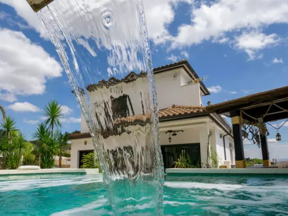 3-bedroom Villa In Casarabonela, Spain (232 M²)
