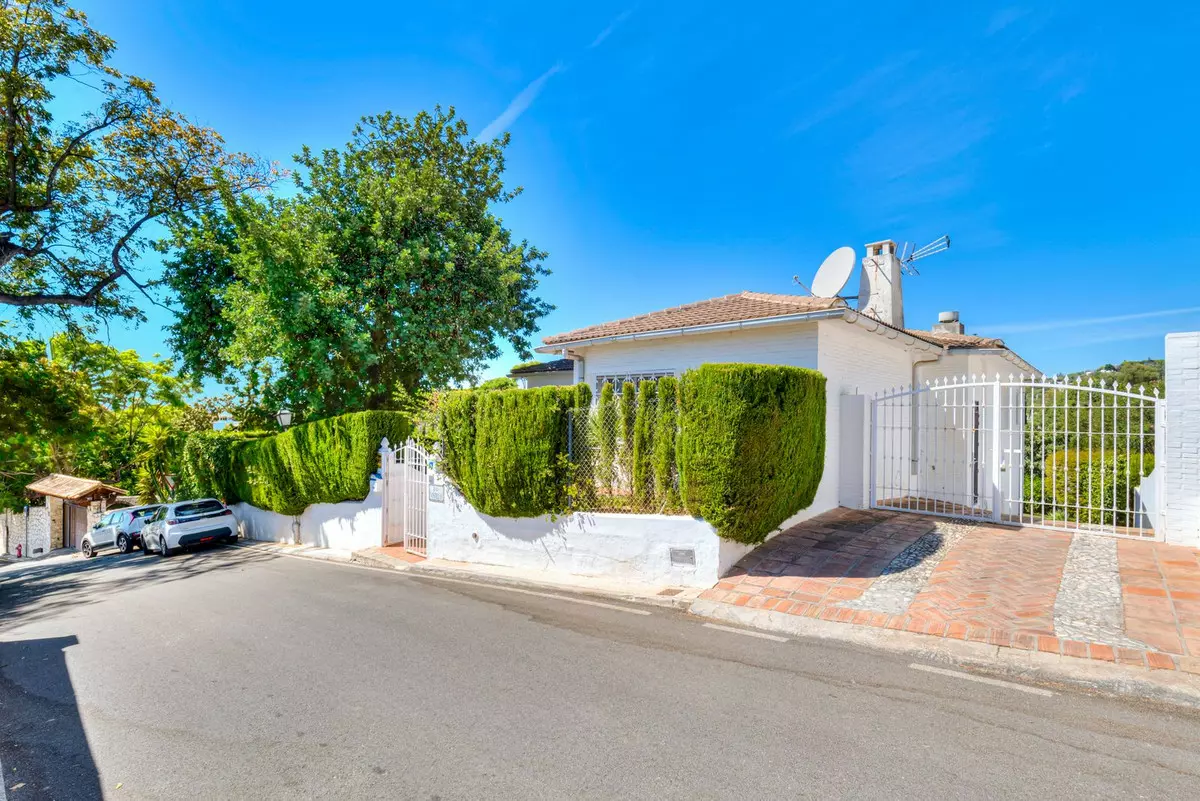 4-bedroom Villa In Mijas, Spain (300 M²)