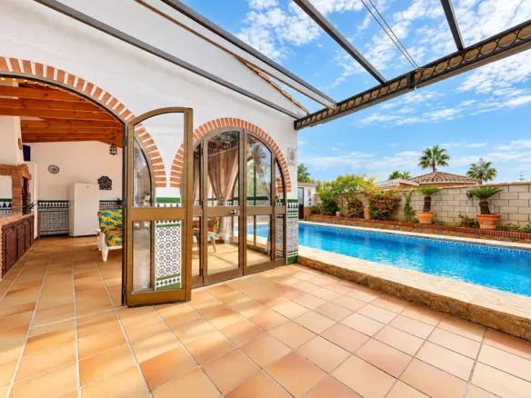 7-bedroom Villa In Benalmádena, Spain (399 M²)