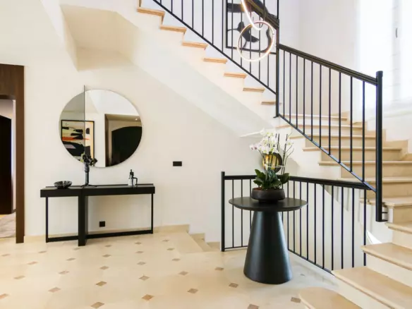 5-bedroom Villa In Marbella, Spain (390 M²)