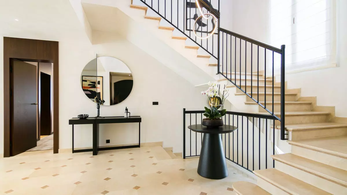 5-bedroom Villa In Marbella, Spain (390 M²)