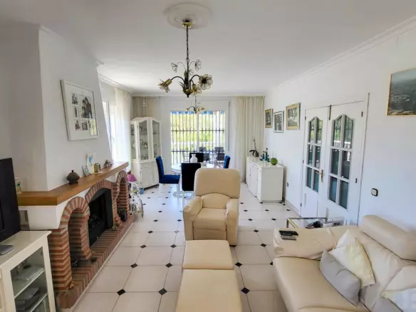 5-bedroom Villa In Marbella, Spain (324 M²)