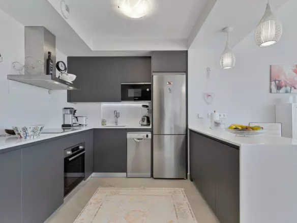 2-bedroom Apartment In Fuengirola, Spain (83 M²)