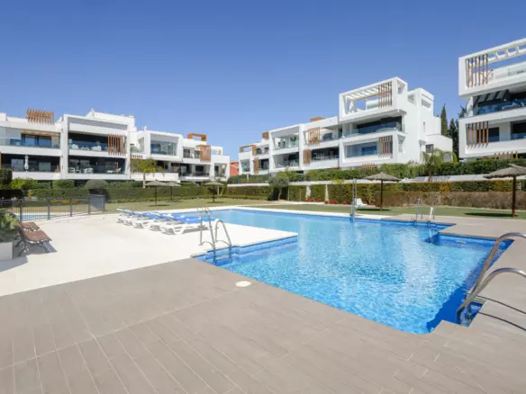 2-bedroom Apartment In Estepona, Spain (92 M²)