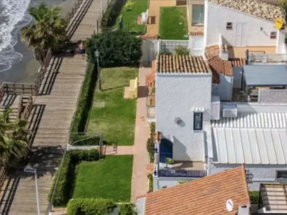 3-bedroom Town House In Estepona, Spain (120 M²)
