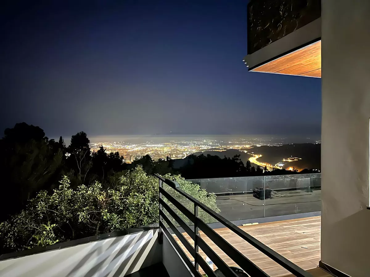 4-bedroom Villa In Málaga, Spain (200 M²)