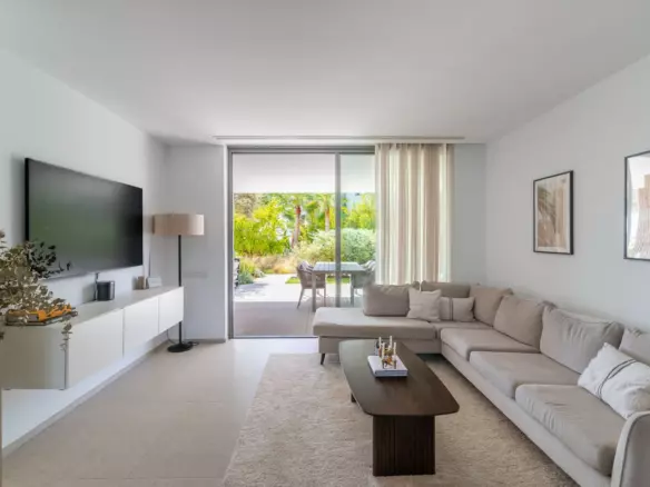 2-bedroom Apartment In Benahavis, Spain (105 M²)