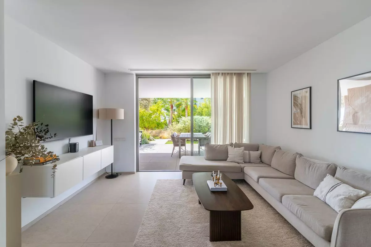 2-bedroom Apartment In Benahavis, Spain (105 M²)