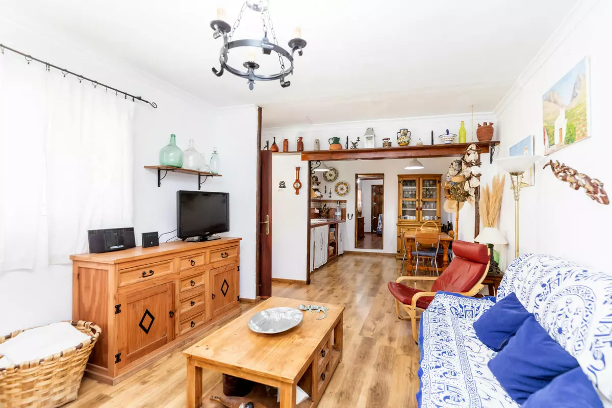 5-bedroom Country House In Cuevas De San Marcos, Spain (300 M²)