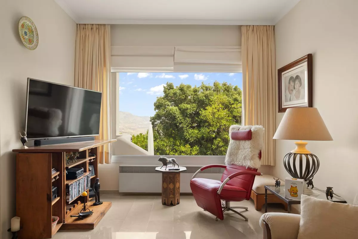 2-bedroom Apartment In Marbella, Spain (125 M²)