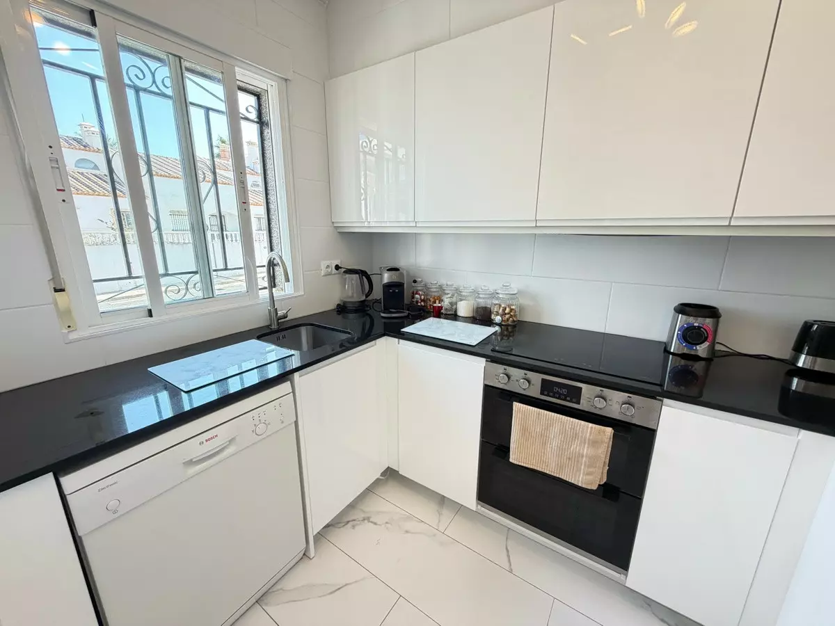 5-bedroom Villa In Orihuela, Spain (150 M²)