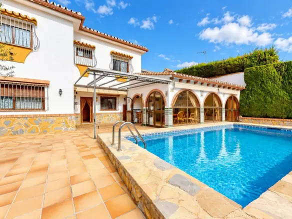 7-bedroom Villa In Benalmádena, Spain (399 M²)