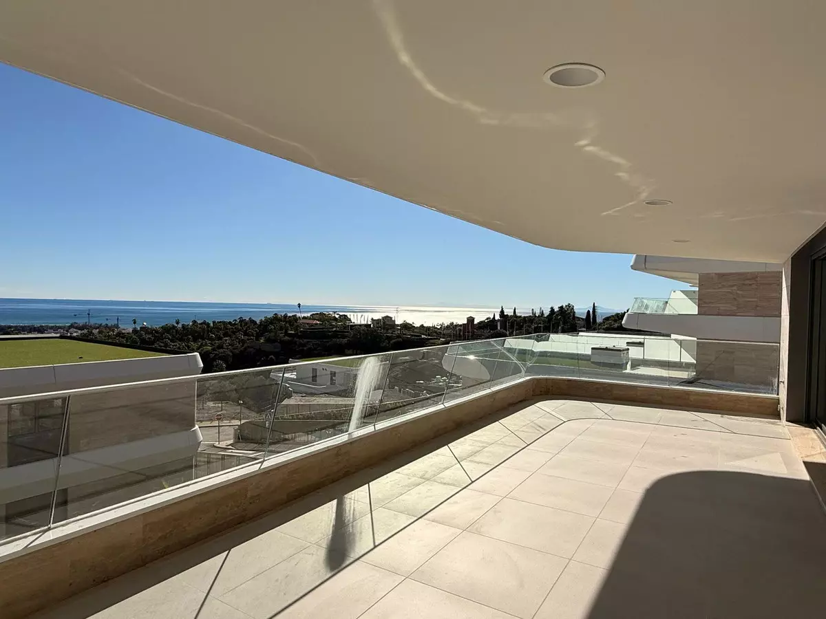 3-bedroom Apartment In Estepona, Spain (175 M²)