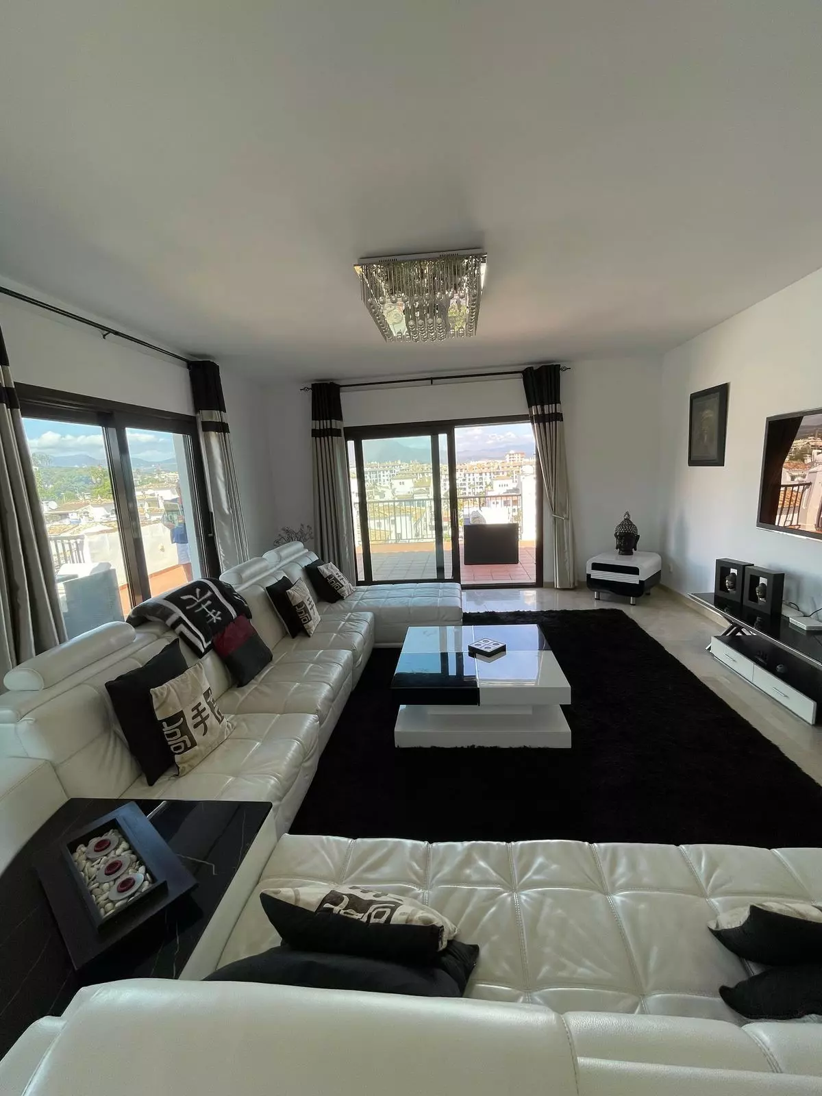 3-bedroom Apartment In Manilva, Spain (150 M²)