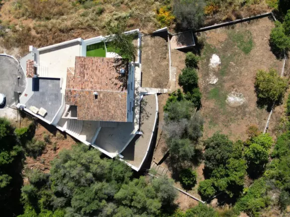3-bedroom Villa In Marbella, Spain (379 M²)