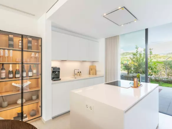 2-bedroom Apartment In Benahavis, Spain (105 M²)