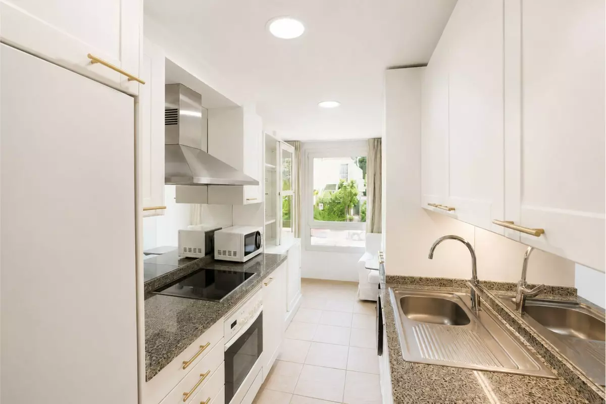 2-bedroom Apartment In Marbella, Spain (105 M²)