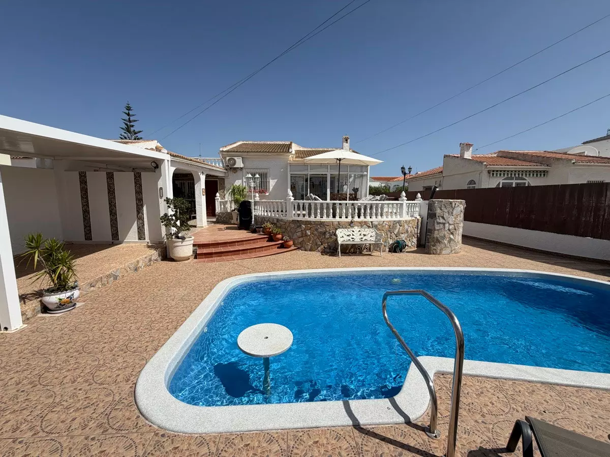 3-bedroom Villa In Torrevieja, Spain (142 M²)