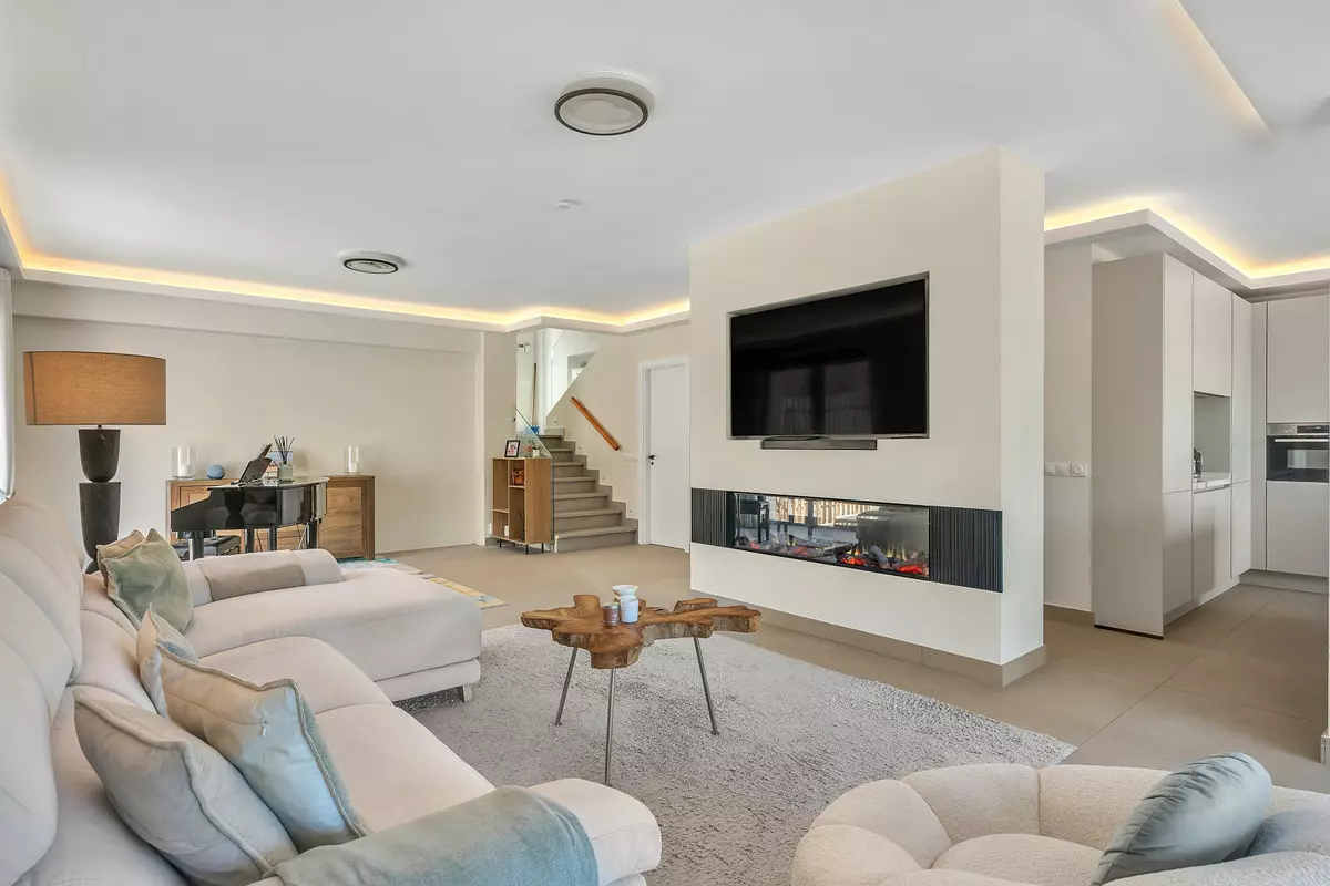 4-bedroom Villa In Marbella, Spain (280 M²)