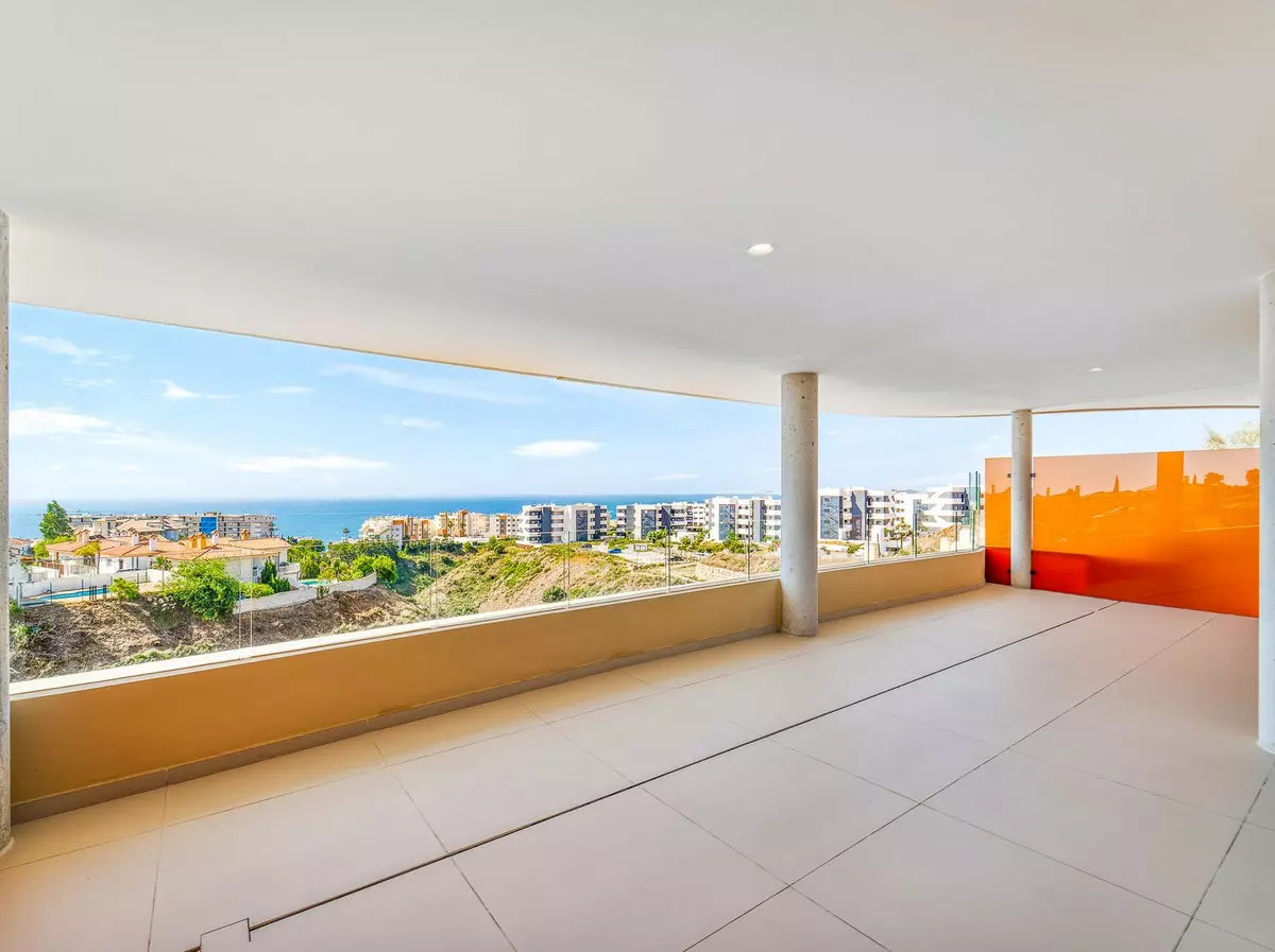 2-bedroom Apartment In Fuengirola, Spain (90 M²)