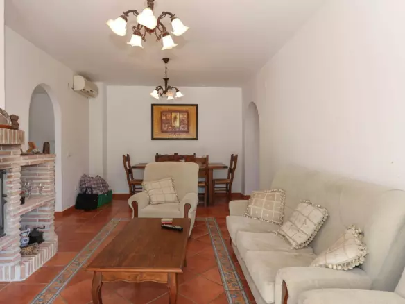 3-bedroom Villa In Guaro, Spain (208 M²)
