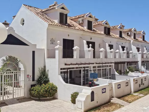 4-bedroom Town House In Fuengirola, Spain (145 M²)