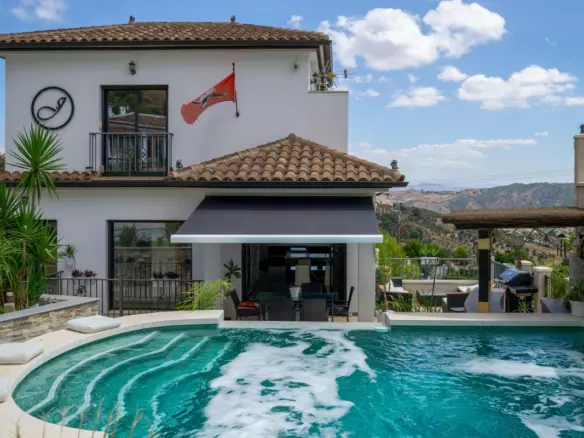 3-bedroom Villa In Casarabonela, Spain (232 M²)