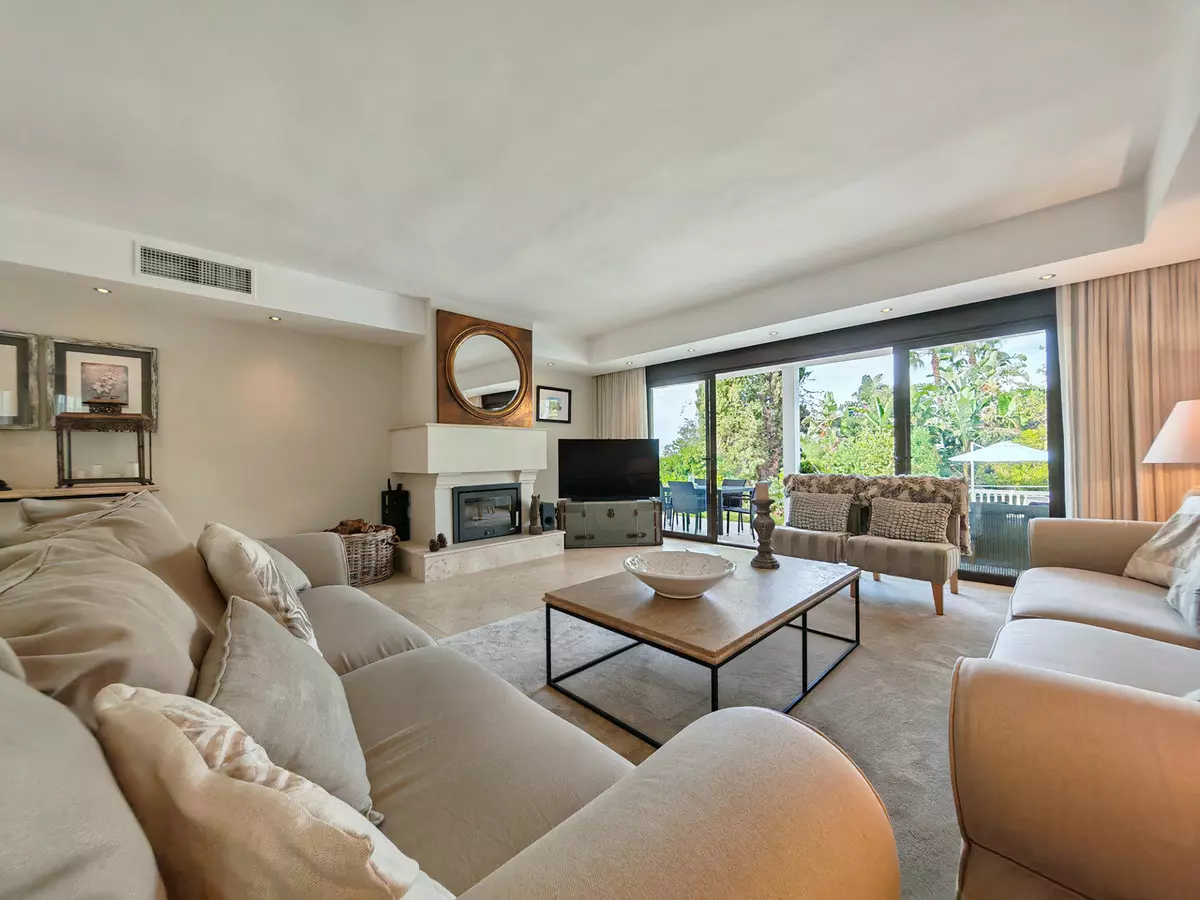 3-bedroom Villa In Mijas, Spain (344 M²)