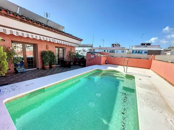 7-bedroom Town House In Estepona, Spain (451 M²)