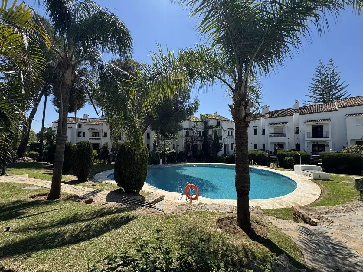 7-bedroom Town House In Marbella, Spain (255 M²)
