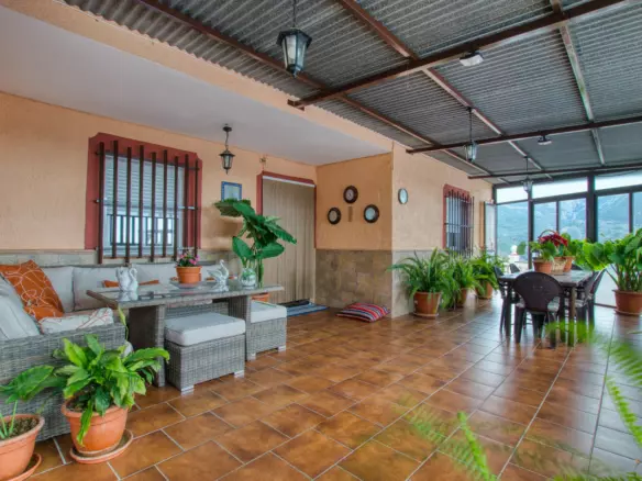 4-bedroom Country House In Alcaucín, Spain (147 M²)