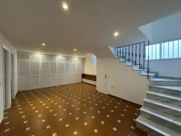 7-bedroom Town House In Marbella, Spain (255 M²)