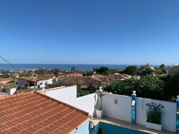 4-bedroom Villa In Benalmádena, Spain (410 M²)