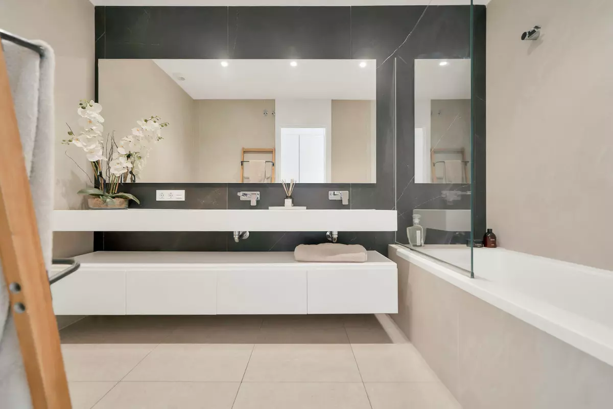 2-bedroom Apartment In Benahavis, Spain (113 M²)