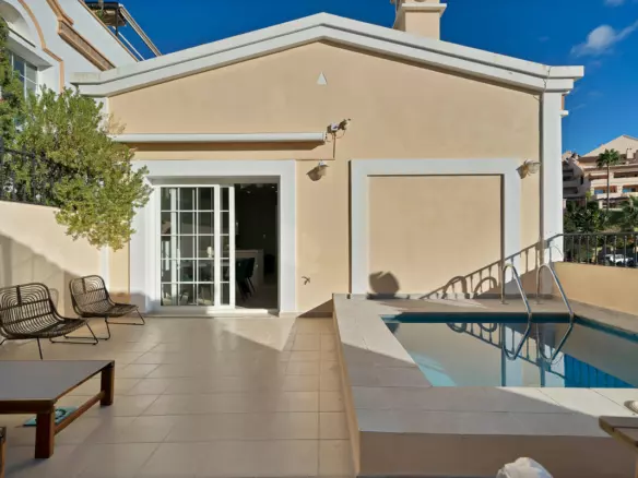 5-bedroom Town House In Marbella, Spain (242 M²)