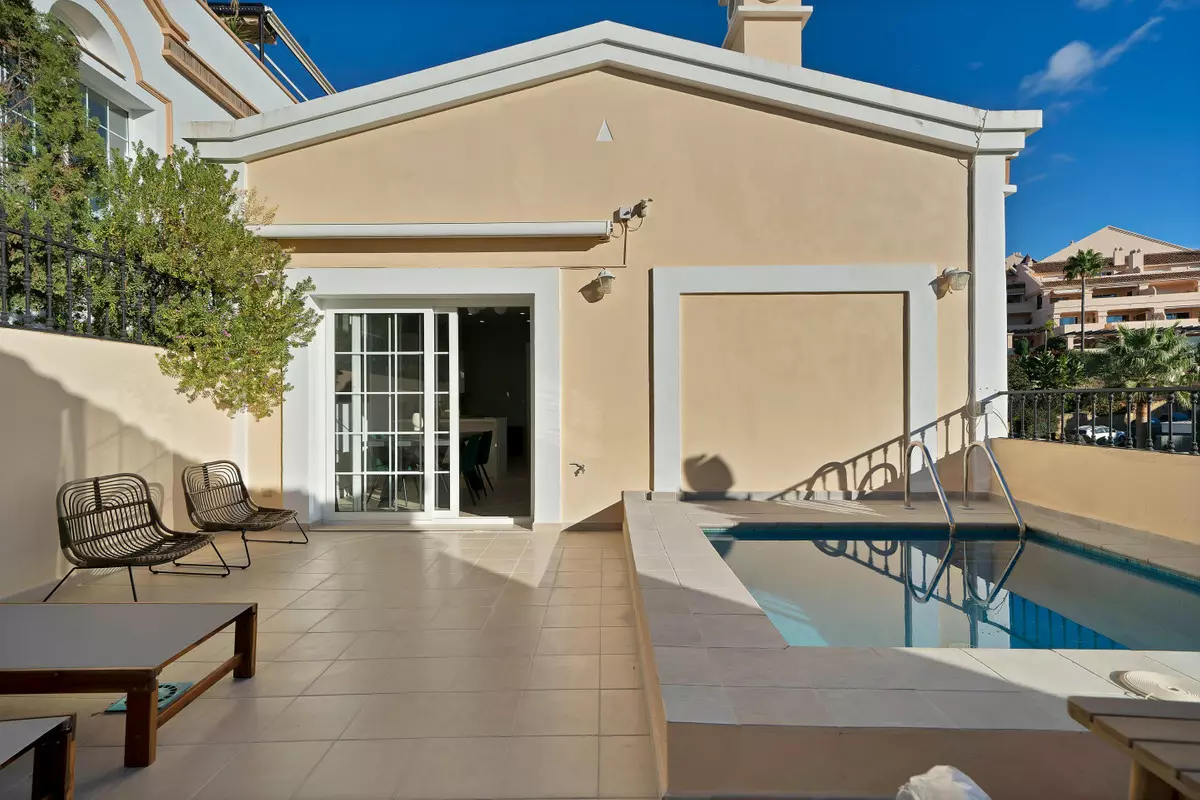 5-bedroom Town House In Marbella, Spain (242 M²)