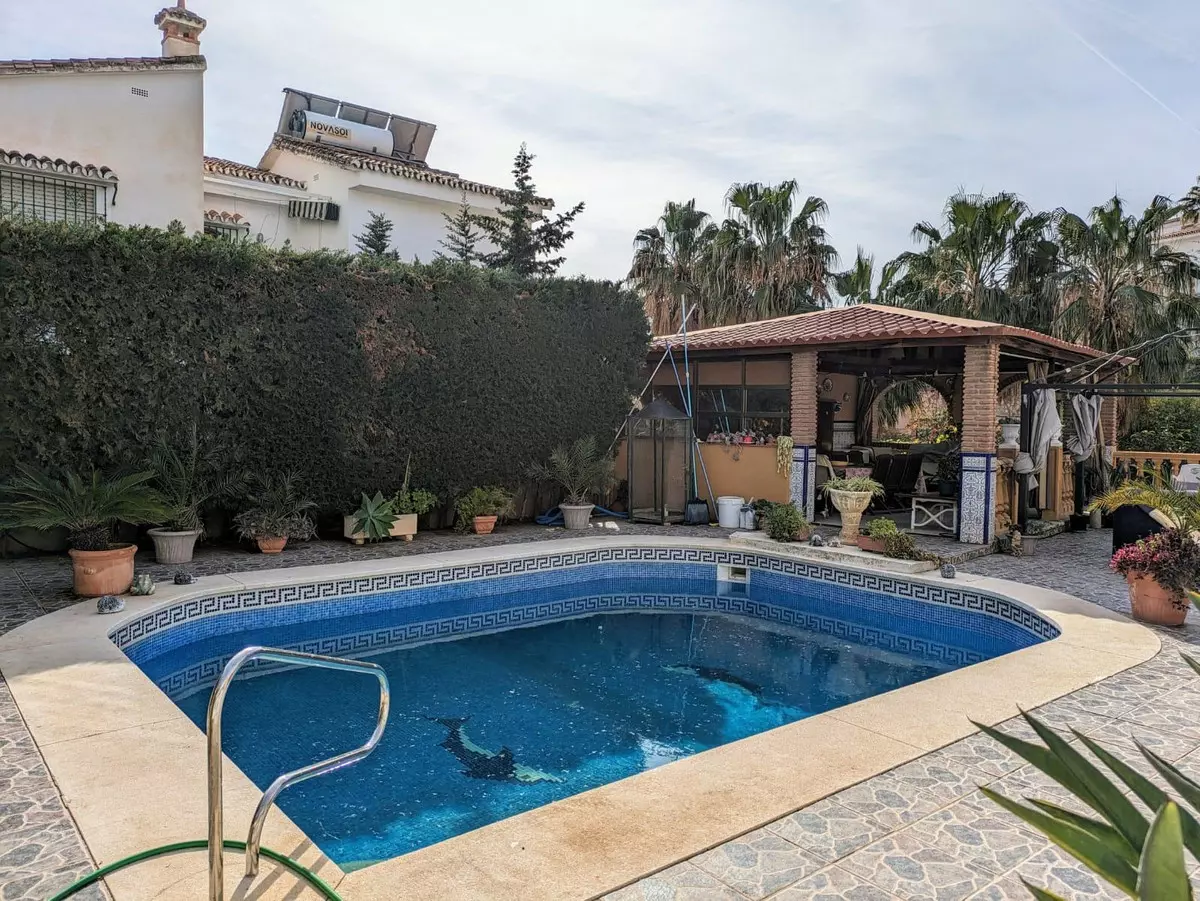 5-bedroom Villa In Benalmádena, Spain (237 M²)
