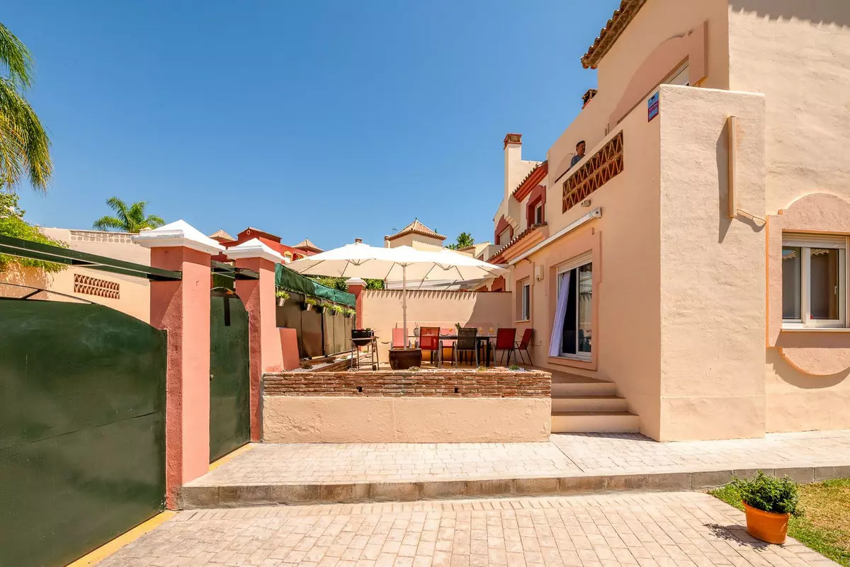 4-bedroom Villa In Marbella, Spain (200 M²)