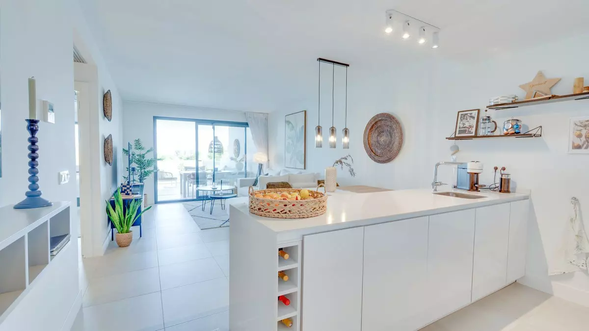 2-bedroom Apartment In Manilva, Spain (79 M²)
