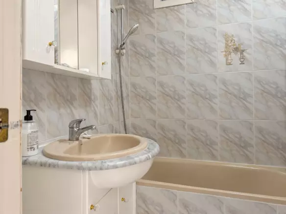 3-bedroom Apartment In Benalmádena, Spain (72 M²)