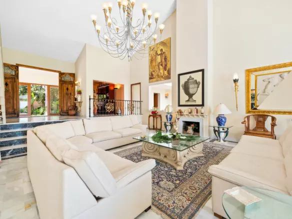 6-bedroom Villa In Estepona, Spain (952 M²)