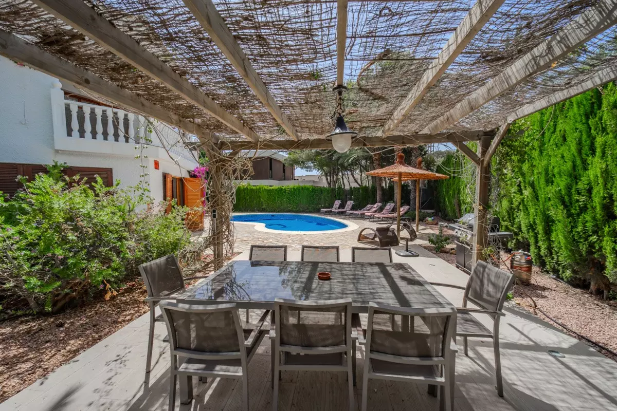 4-bedroom Villa In Orihuela, Spain (300 M²)