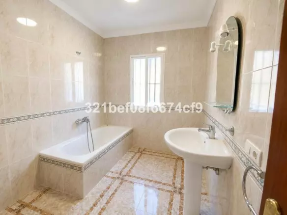 3-bedroom Town House In Málaga, Spain (140 M²)