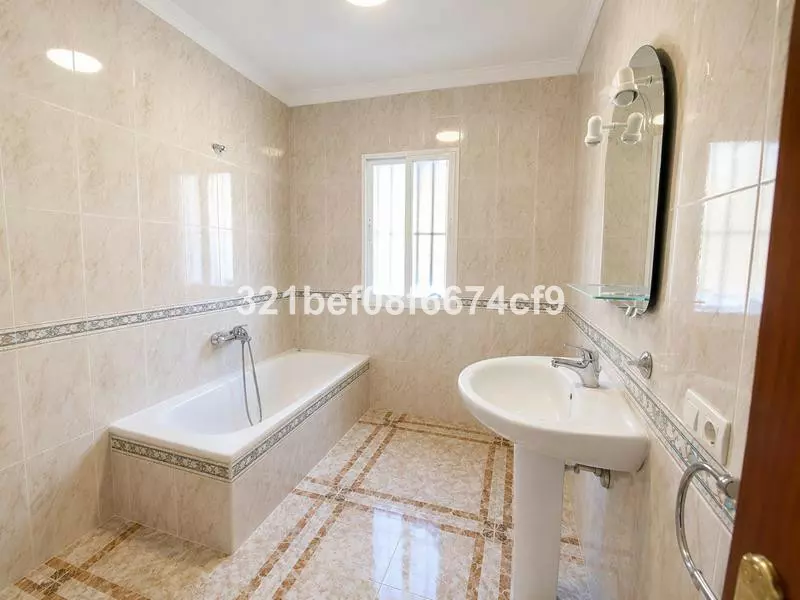 3-bedroom Town House In Málaga, Spain (140 M²)