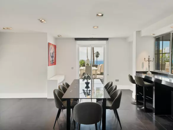 3-bedroom Apartment In Marbella, Spain (363 M²)