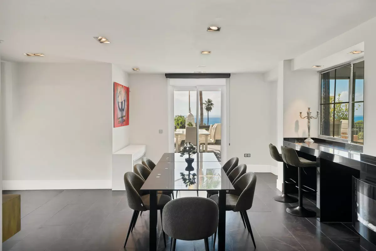 3-bedroom Apartment In Marbella, Spain (363 M²)