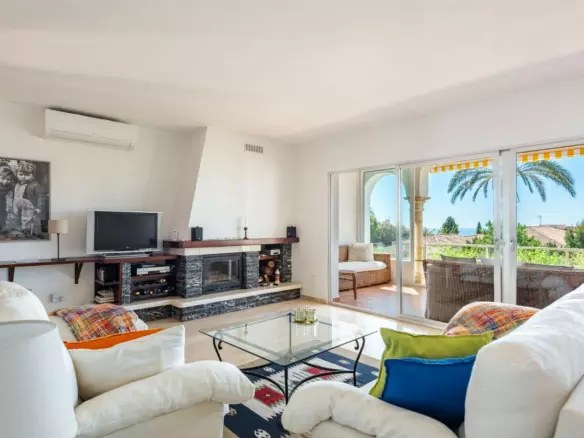 2-bedroom Town House In Estepona, Spain (135 M²)